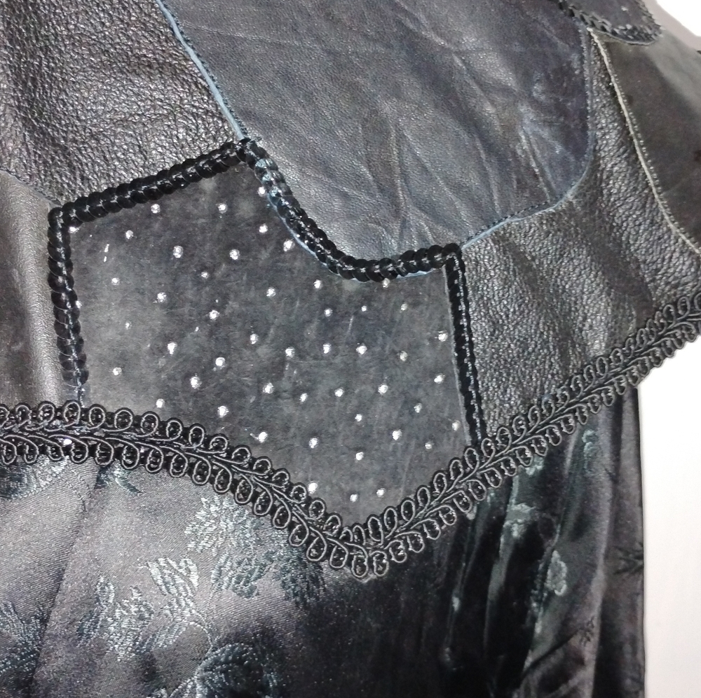 VINTAGE PATCHWORK LEATHER BAT CAPLETTE - image 10